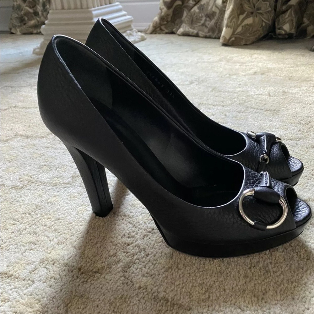 Gucci platform pumps